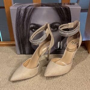 Jennifer Lopez Franie Pump size 8